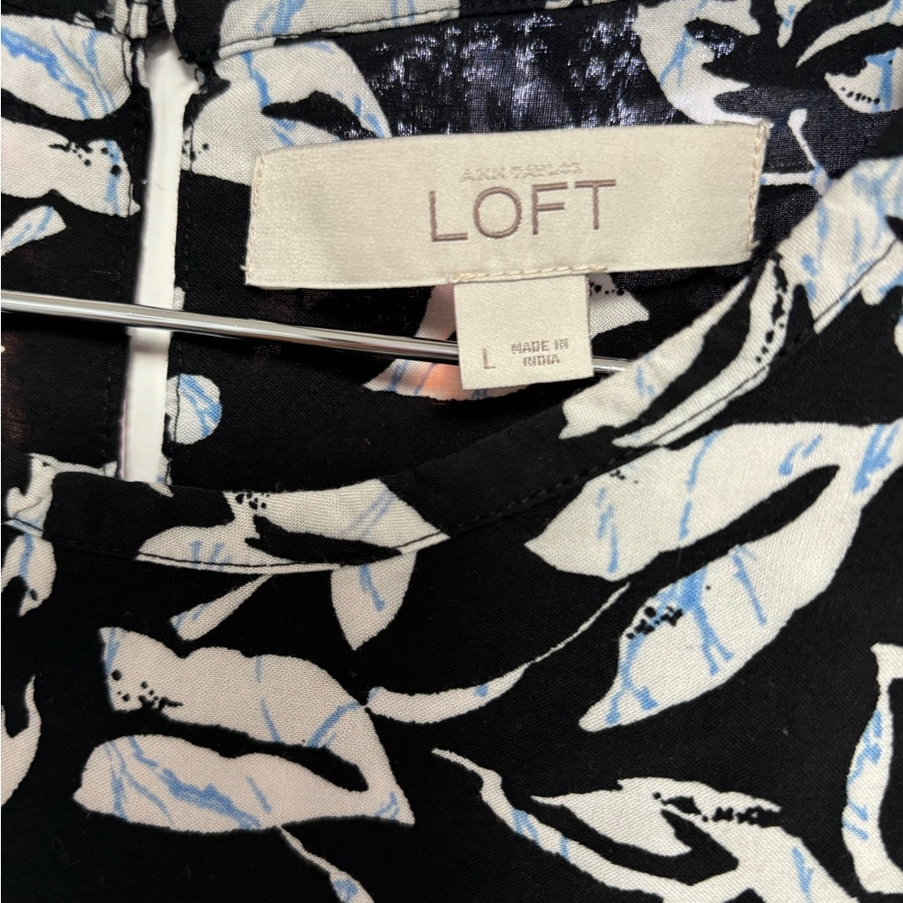 Loft size L blouse - Picture 2 of 3